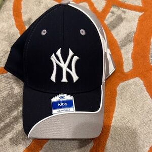 NWT Yankees Kids Adjustable Hat